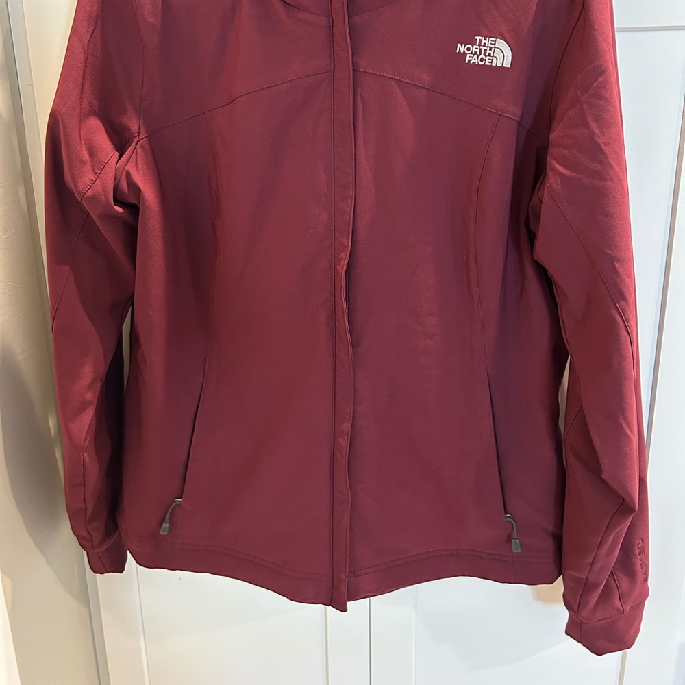 The North Face TNFAPEX Women's Burgundy Jacket